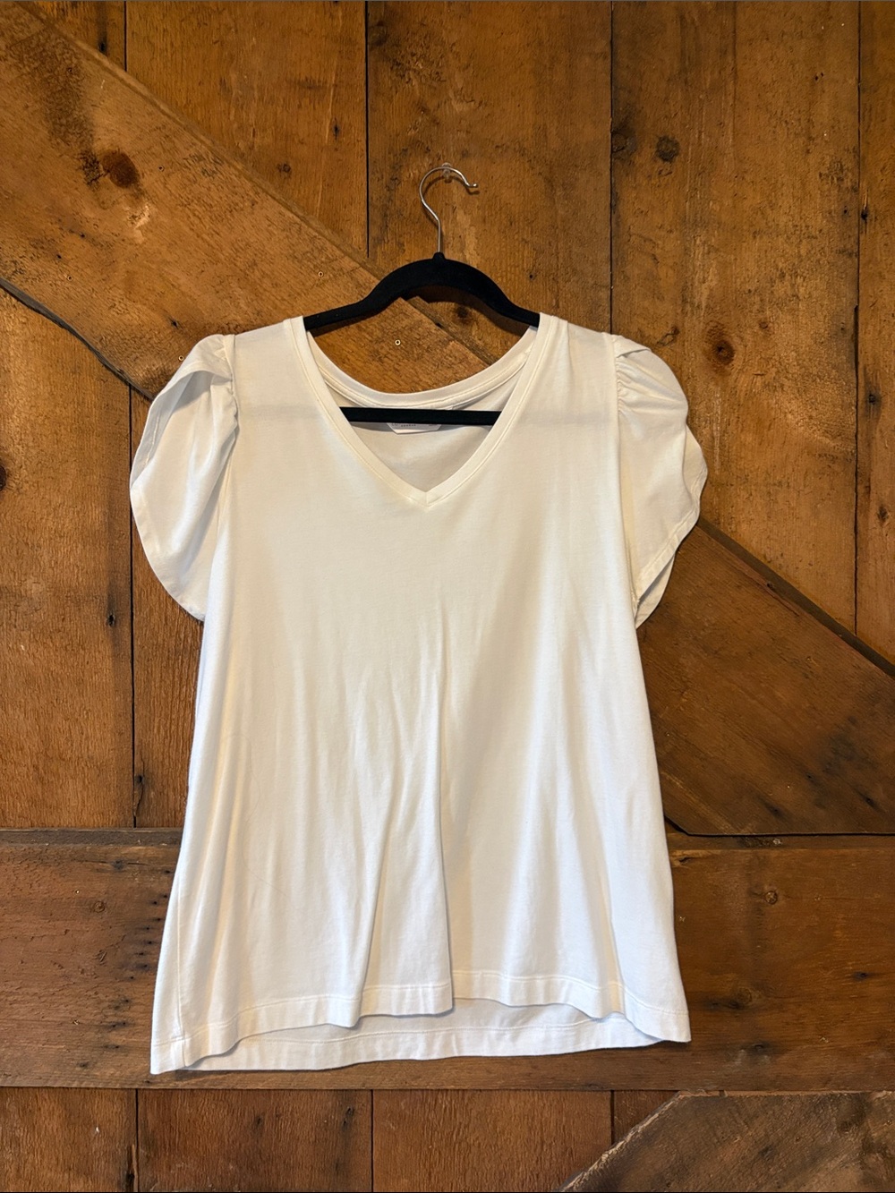 LC Lauren Conrad White V-Neck Puff Sleeve Tee